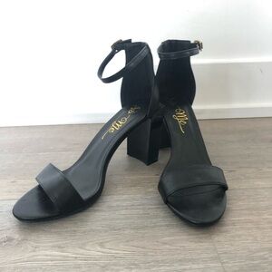 US 11 Black heels 4 inches